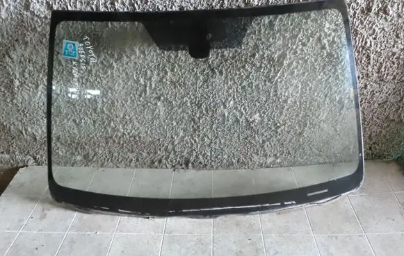 Toyota Avensis T250 Front windscreen/windshield window 43R001647