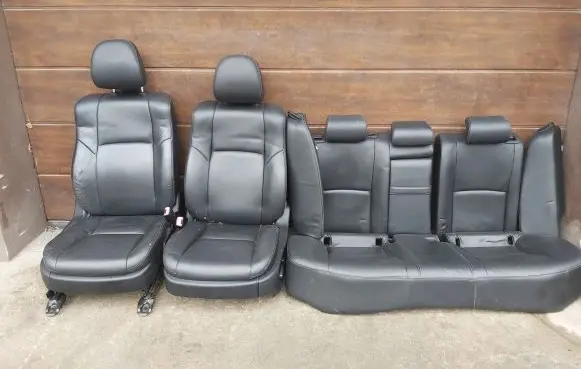 Toyota Avensis T270 Seat set 