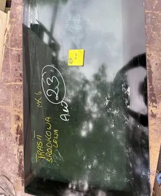 Ford Transit Side middle window/glass 5865656