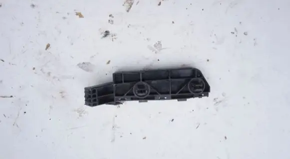 Honda CR-V Front bumper mounting bracket