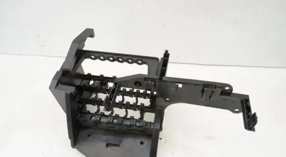 Volkswagen Polo IV 9N3 Other engine bay part 6Q0972595