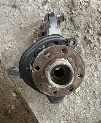 Opel Corsa C Front wheel hub spindle knuckle GM9156141 9156141