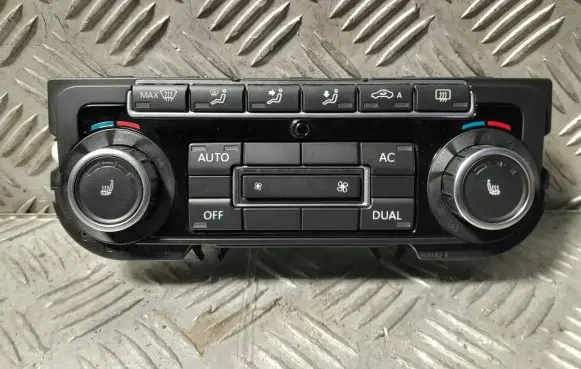 Volkswagen Golf VI Climate control unit 5K0907044BT