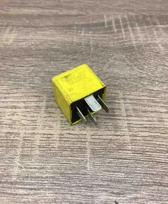 Ford Mondeo MK I Other relay 93BG14N089BA V23136B1X3