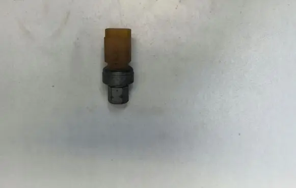 Opel Corsa F Air conditioning (A/C) pressure sensor 9673006380