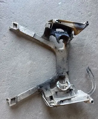 BMW 7 E65 E66 Front subframe 6752293 6752294