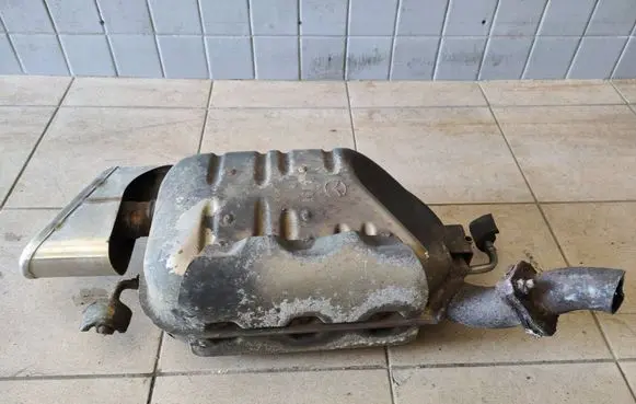 Mazda CX-9 Rear muffler/silencer tail pipe CY017J22