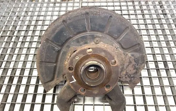 Seat Leon (1P) Front wheel hub spindle knuckle