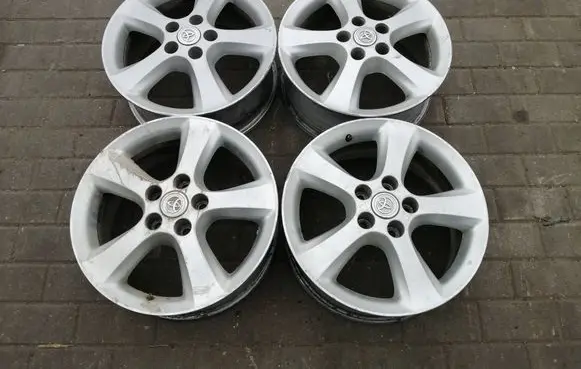 Toyota Solara R17 alloy rim