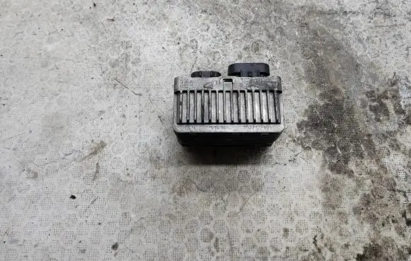 Glow plug pre-heat relay
