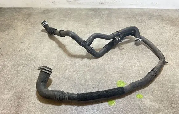 Engine coolant pipe/hose