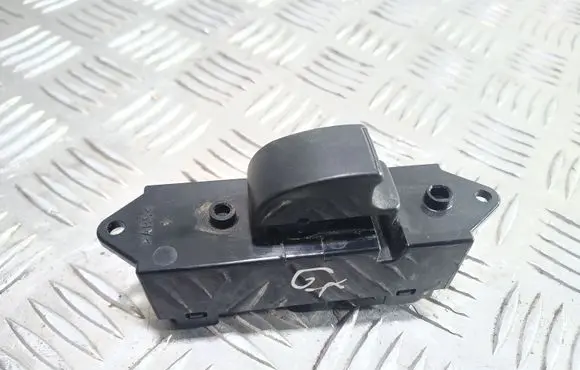 Mitsubishi Lancer VIII Electric window control switch 8608A067 C8DD610M