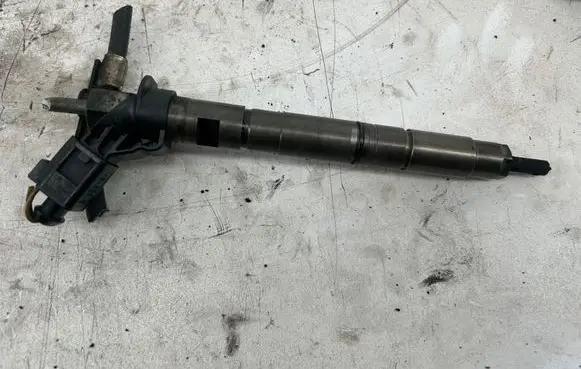 Audi A5 8T 8F Fuel injector 059130277AR 0445116015