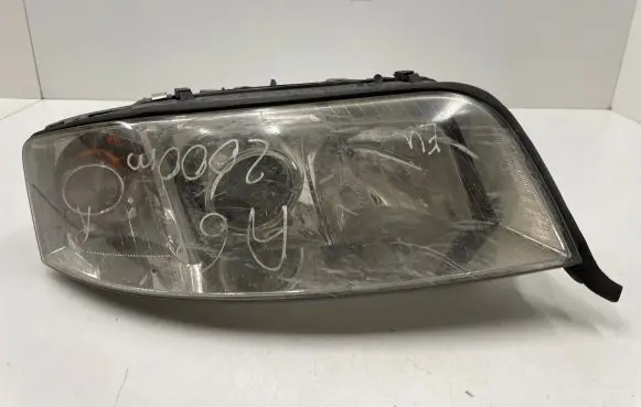 Audi A6 S6 C5 4B Headlight/headlamp 15592400