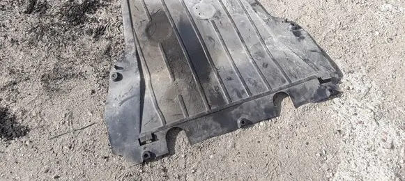 Renault Clio III Engine splash shield/under tray 8200520829