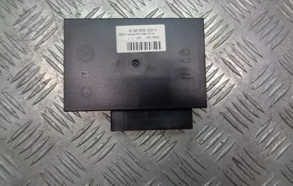 Skoda Fabia Mk1 (6Y) Voice control module 6Q0959433H