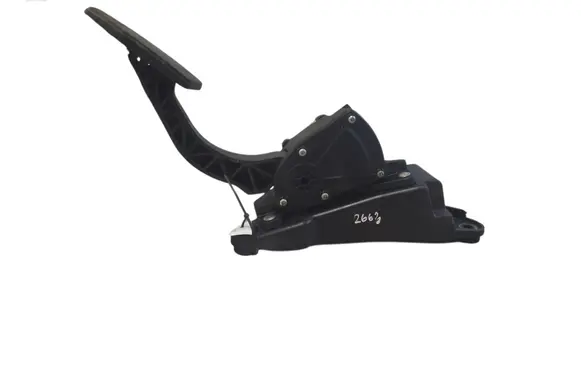 KIA Carens II Accelerator throttle pedal 327261D200