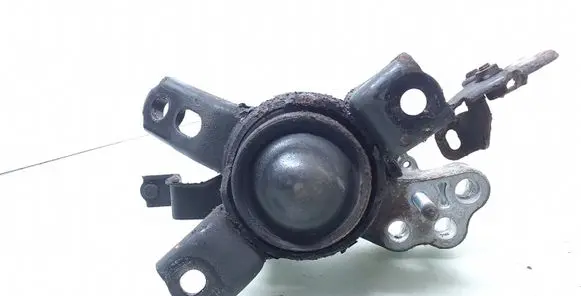 Toyota Avensis T270 Engine mount bracket