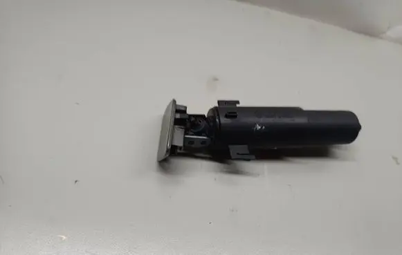 BMW X5M E70 Headlight washer spray nozzle 7173851 13037710