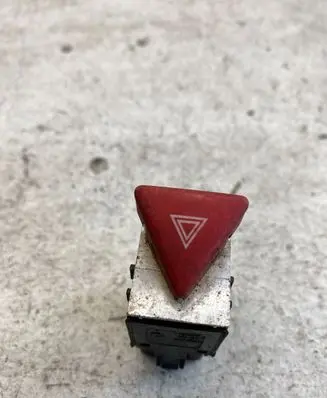 Volkswagen PASSAT B6 Hazard light switch