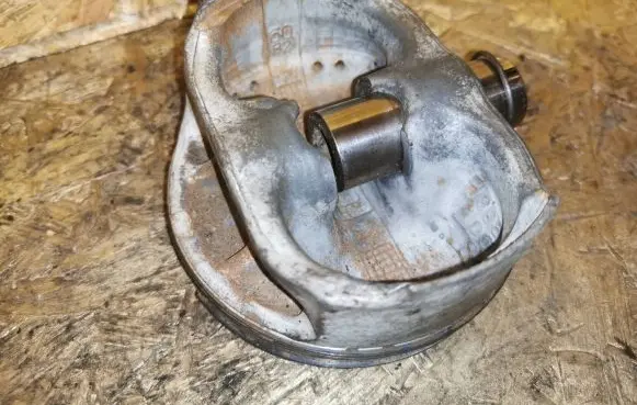 Mercedes-Benz S W221 Piston 098106