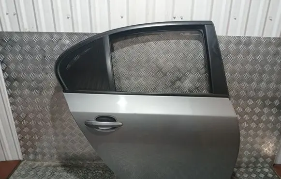 BMW 5 E60 E61 Rear door