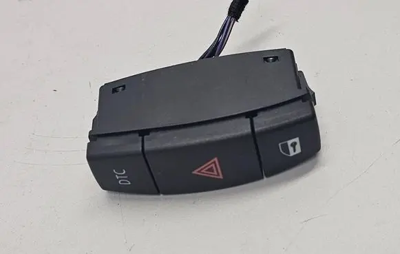 BMW 1 E81 E87 Hazard light switch 6945603 6131