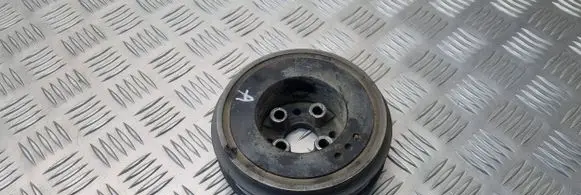 Volkswagen Golf IV Crankshaft pulley 038105243