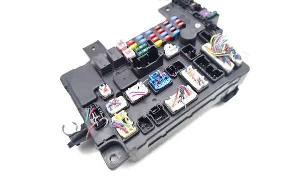 Mitsubishi Outlander Fuse module 8637A885 58E812F01 L8637-011A