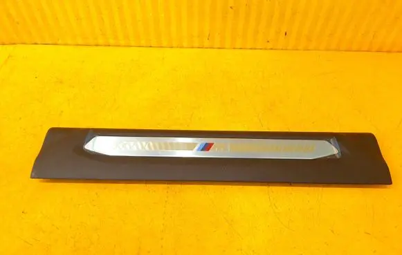 BMW 2 F44 Front sill trim cover 7489947