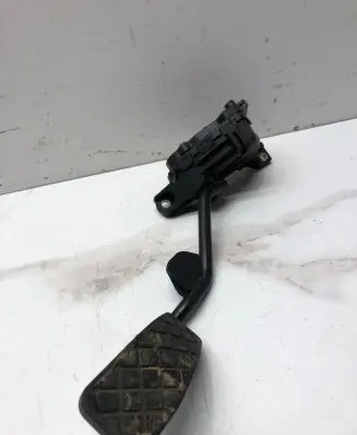 Audi A4 S4 B6 8E 8H Accelerator throttle pedal 8E2721523C 6PV00777033