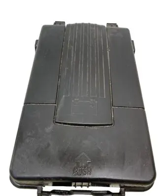 Volkswagen PASSAT B7 Battery box tray 3C0915443A