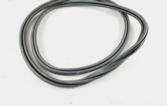 Volvo S90, V90 Rubber seal rear door 31371773