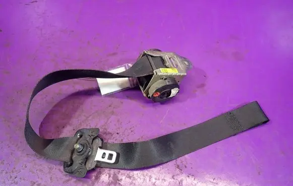Mini One - Cooper R50 - 53 Front seatbelt