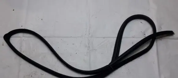 Mazda MPV Rubber seal front coupe door 