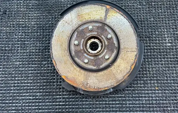 Ford Focus Front wheel hub 