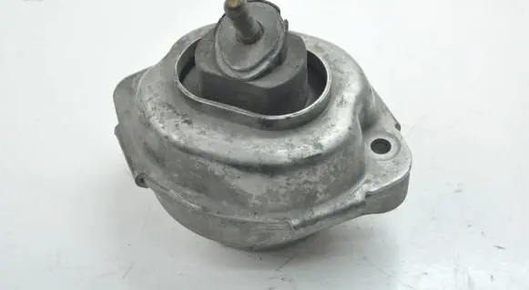 BMW X3 E83 Engine mount bracket