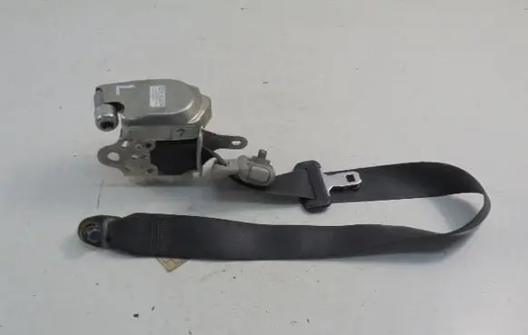 Suzuki Swift I Set of seat belts 84940-62K1