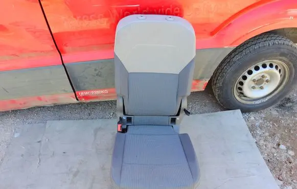 Volkswagen Multivan T7 Second row seats