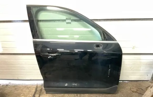 Volvo XC40 Front door