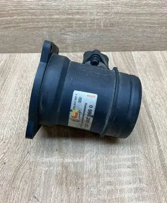 Audi A4 S4 B5 8D Mass air flow meter 06B133471 0280218013