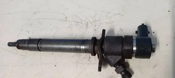 Fuel injector