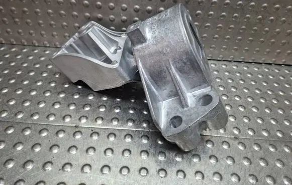 Fiat Doblo Engine mount bracket S27649827 517991100
