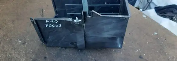 Battery box tray