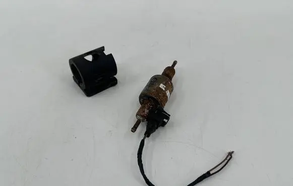 BMW 5 E60 E61 Webasto auxiliary heater fuel pump 9122390 64129122390