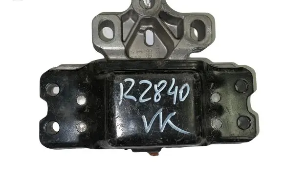 Volkswagen Caddy Engine mount bracket 1K0199555
