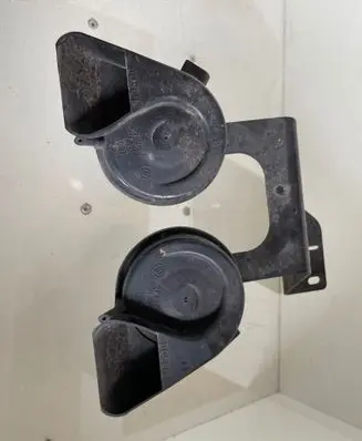 Audi A6 S6 C6 4F Horn signal 70388116 024148