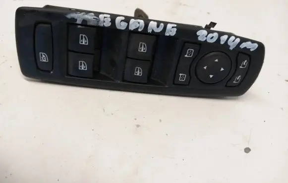 Renault Megane III Electric window control switch 8603B E301B