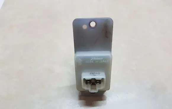 Mitsubishi Pajero Sport I Heater blower motor/fan resistor 2B960