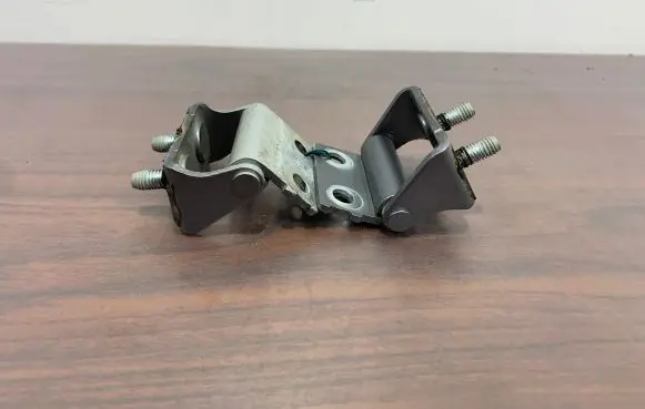 Mitsubishi Outlander IV Tailgate/trunk/boot hinge